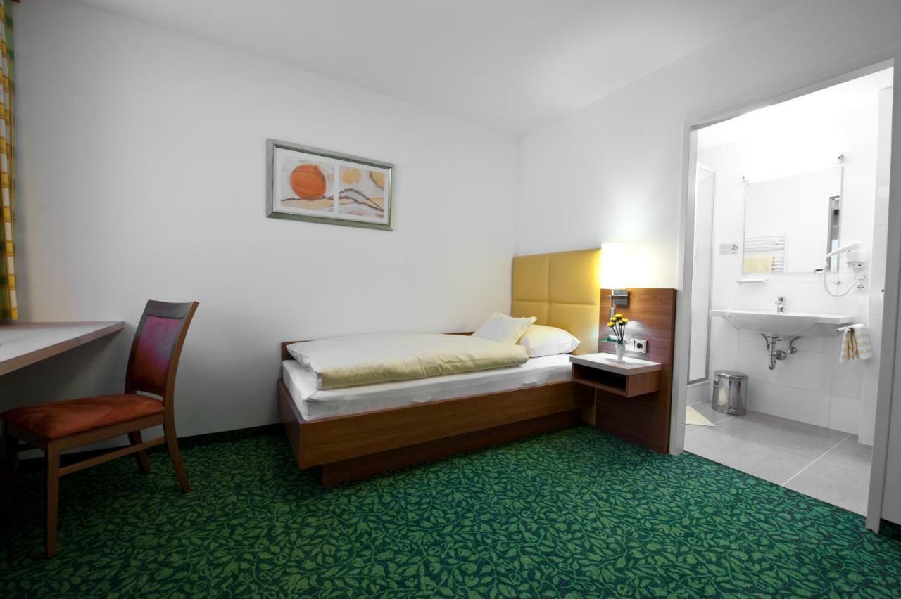 Hotel Sonnenhof Timelkam Exterior foto